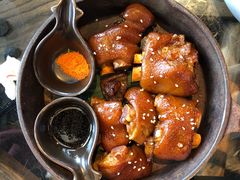 -云海肴·汽锅鸡·云南菜(天山百盛优客店)