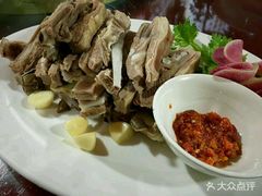 正宗手抓羊肉-丝路盛宴美食城