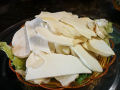 -菌海森林·非遗野生菌火锅(西山区滇池路摩根道店)
