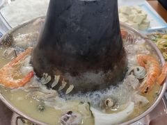 -一口猪海鲜浑锅·东北家常菜