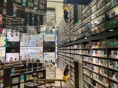 -钟书阁(群光广场店)