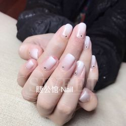 -睫乐园•睫公馆•美睫美甲沙龙