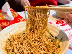 -肥肥虾庄·金牌油焖大虾(汉街SKP店)
