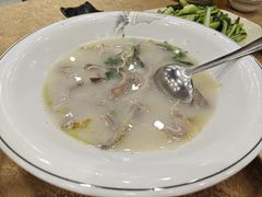 -正宗鸡饭粤香酒家(朱村店)