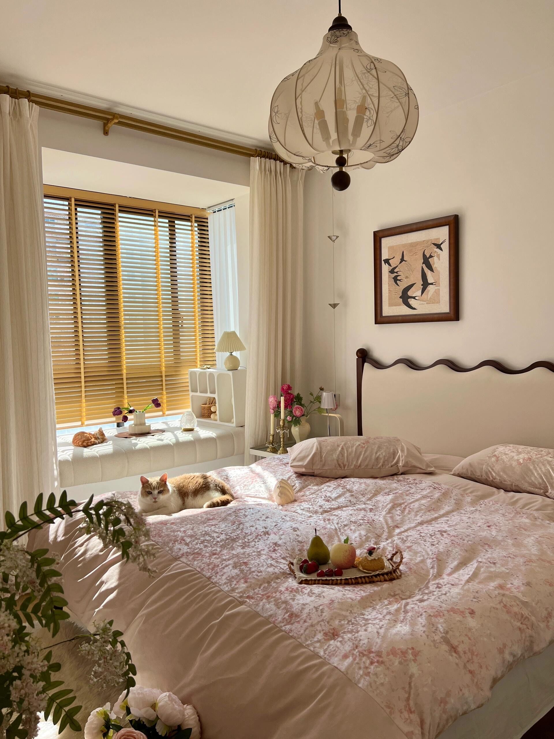 我的靠窗小卧室太太太温馨啦!