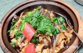 Stir-fried Sturgeon with Sauce