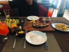 -悦享绿山墙西餐厅