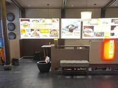 -阿瓦山寨·湘菜现炒·剁椒鱼头王(咸阳总店)