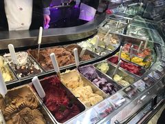 -Gelateria Dondoli
