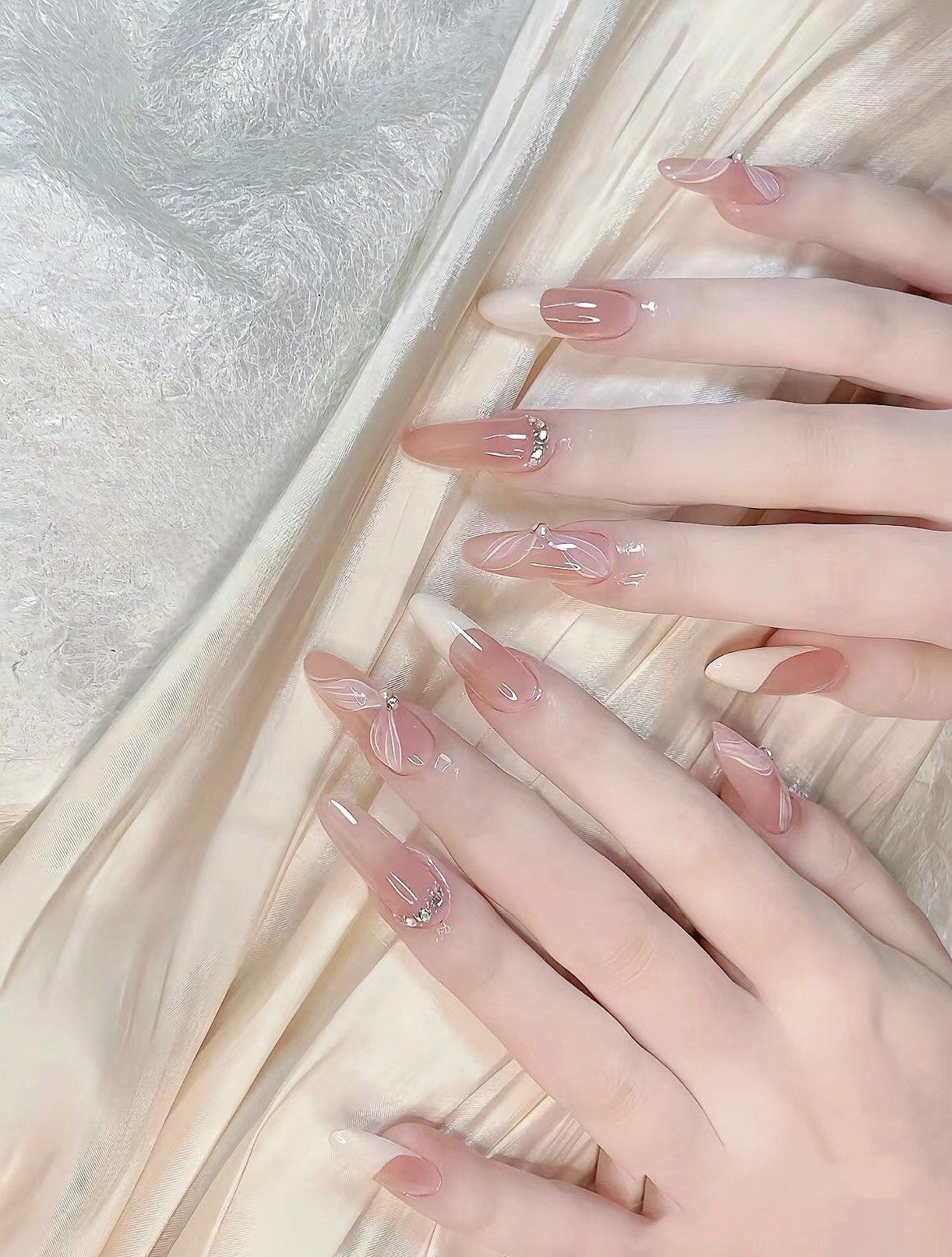 甲片做的长指甲真好看