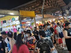 -席娜卡琳火车铁道夜市