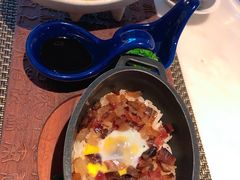 传统窝蛋腊味饭拼泉水黄金菜-五号茶居·新派粤菜·岭南五号酒店(沿江中路店)