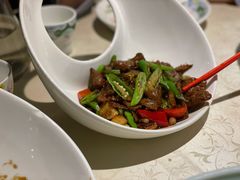 杭椒炒牛柳-老头儿油爆虾·三潭印月