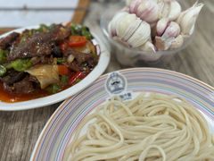 -歹歹的加个面过油肉拌面