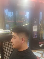 -东方先生国潮男士理发馆