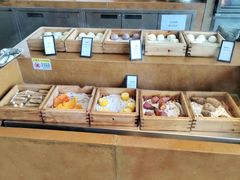 面包甜点陈列柜-烟台金海岸希尔顿酒店·開自助餐厅