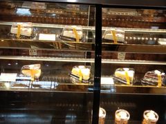 面包甜点陈列柜-静之湖湖畔餐厅