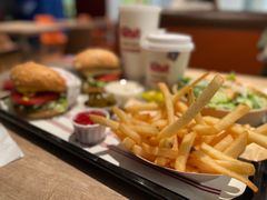 -The Habit Burger Grill 哈比特汉堡(复兴soho店)