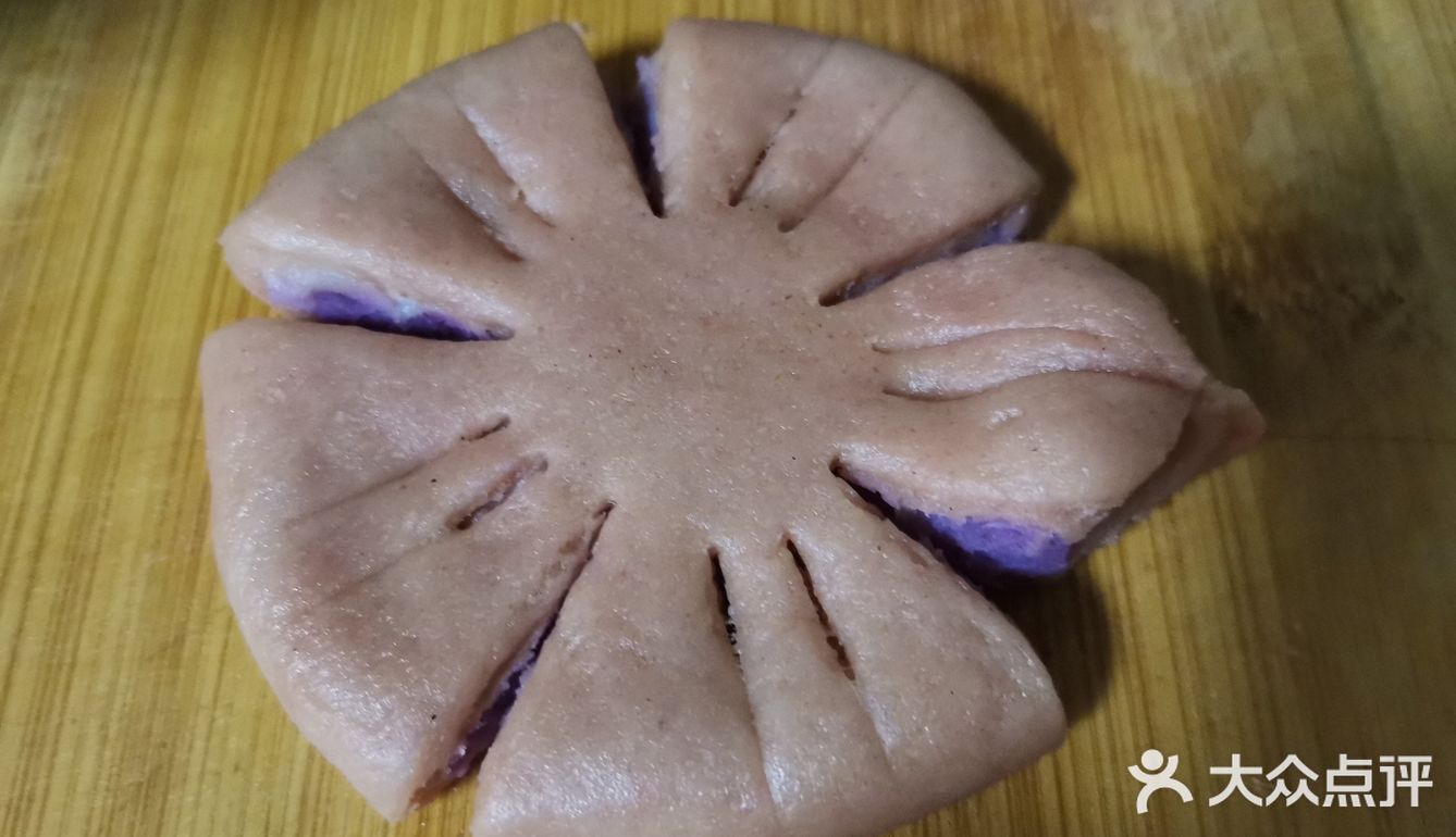 变成更长的一条，再卷起来，盖上保鲜膜