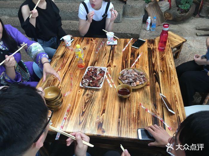 阿诗玛文化传习所彝王宴图片