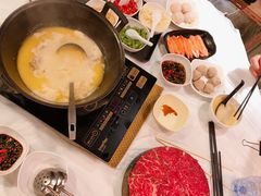 -鲜入围煮花胶鸡海鲜火锅