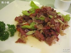 火腿炒青椒-宣威年猪饭·二十年云南家常菜·特色小炒肉(金碧店)