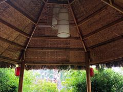 -茅草房·河畔园林火锅