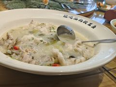 -严记小天府酸菜鱼(西四路店)