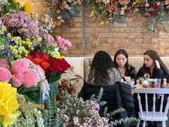 -FLOVIE FLORIST CAFE