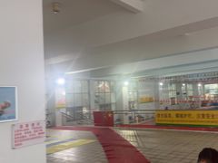 -领晟体育蓝天花园室内游泳馆