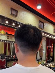 -东方先生国潮男士理发馆