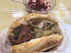 夹牛肉凉粉-小陈方酥锅盔(古城总店)
