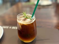 -Chom Cafe and Restaurant
