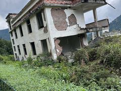 -四川汶川特大地震漩口中学遗址