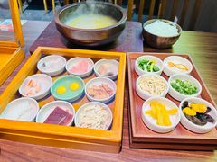 -良米山·云南野生菌过桥米线(上海首店)