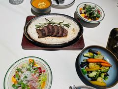 -Mogul Eatery·大亨餐酒馆