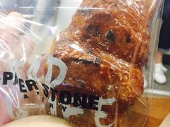焦糖牛角酥-PAPER STONE BAKERY(天环店)