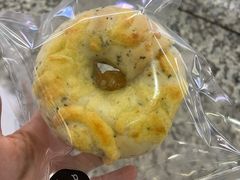 欧芹贡菜腊肠贝果-Max Bakery 阿唛手作