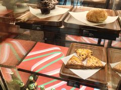 -星巴克臻选(周浦万达店)