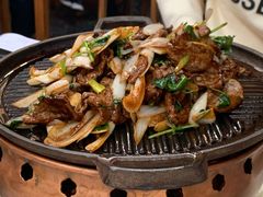 铁板炙烤坝上羊肉羊肉-那家小馆•北京菜•烤鸭(香山店)
