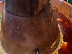 -果松木炭酸菜铜火锅·外婆参鸡汤