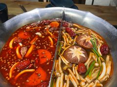 -湊湊火锅·茶憩(南京东路悦荟店)