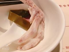 酸萝卜鸭掌汤-舌尖上的食缘花园主题餐厅