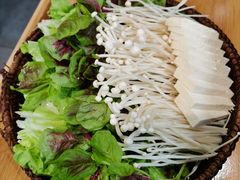 蔬菜双盘-千户苗寨长桌宴