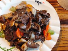 野山菇炒五花-卧龙堡客栈·中餐厅(古北水镇店)