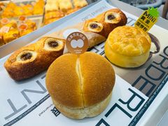 -好利来(上海虹桥新天地Lab主题店)