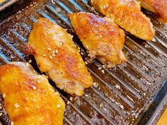 东镇烤焦香鸡翅-老东镇啤酒屋海鲜加工·蒸汽海鲜·海鲜烧烤(台东店)