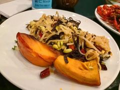 -怡豪大饭店·银顶旋转餐厅