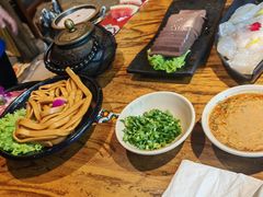 -老牌坊云南鱼豆花火锅(爱建店)