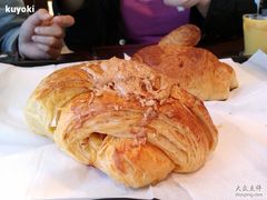 火腿芝士牛角-老佛爷饼店